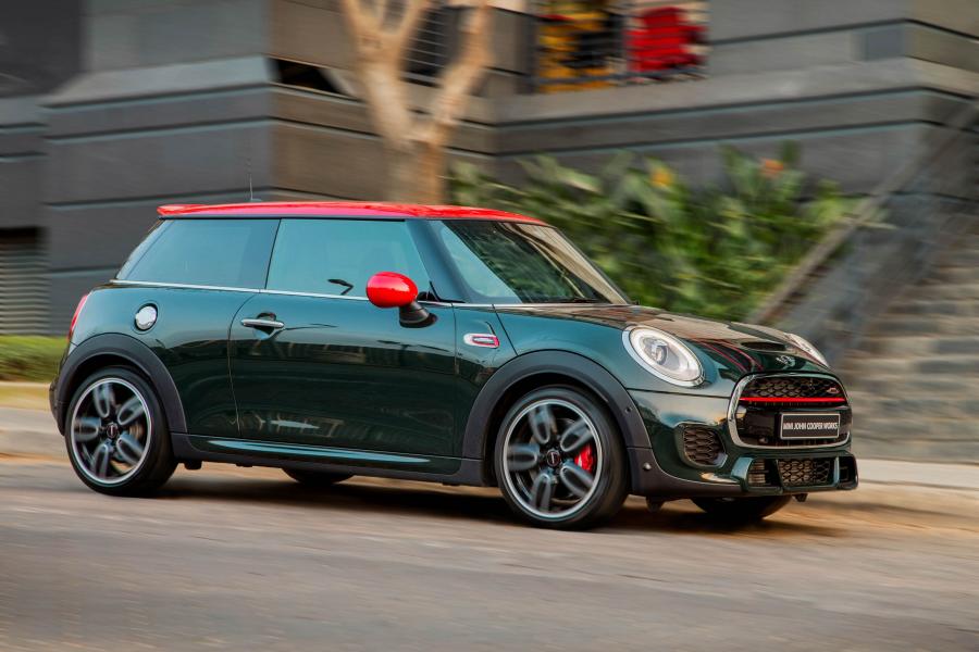  Mini Cooper S JCW 2015 года  (ZA) (фото 10 из 24)